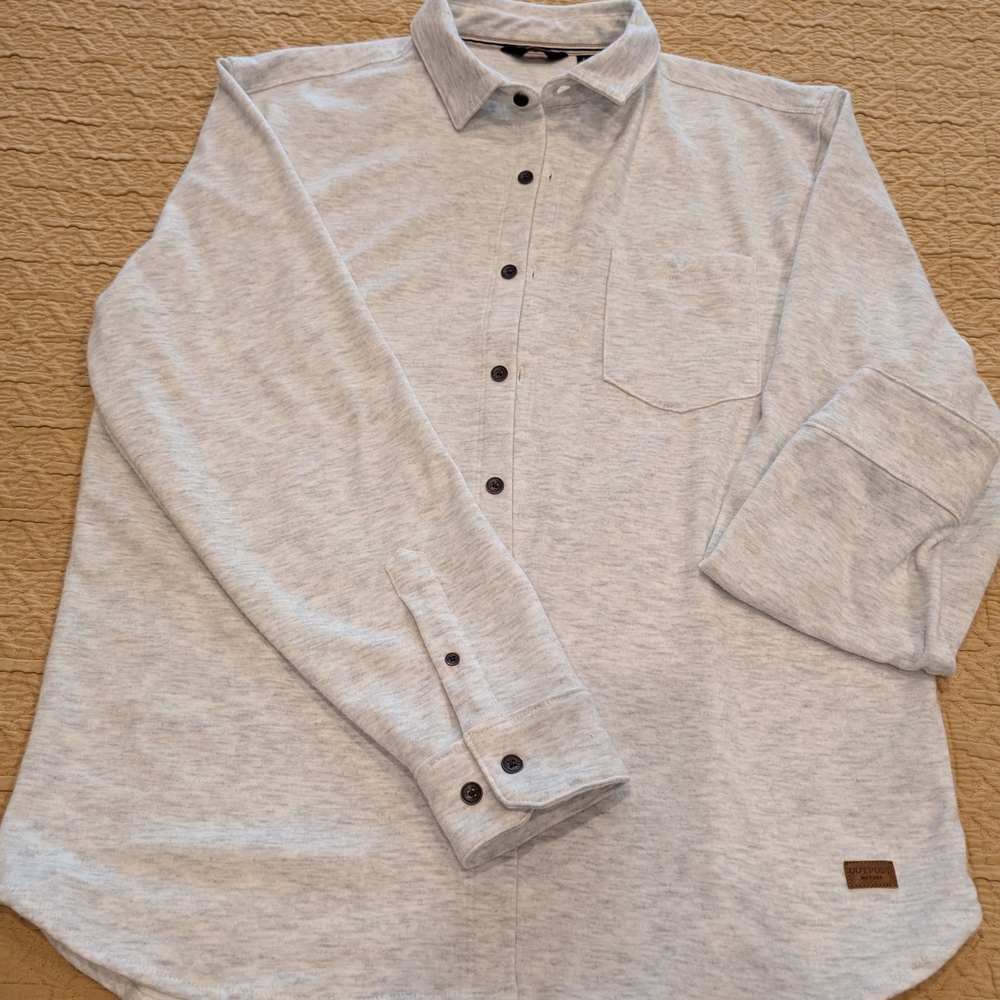 Men's Light Gray Button-Up Shirt